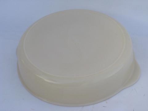 photo of old ivory color, vintage Fire-King kitchen glass round baking pan #3