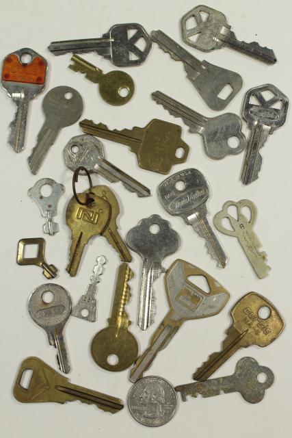 photo of old key lot, old cigar box full of vintage keys, car keys, house latch keys etc #2