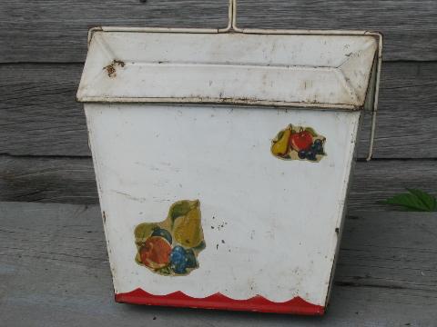 photo of old long handle kitchen dust pan, vintage red & white paint w/ fruit #4