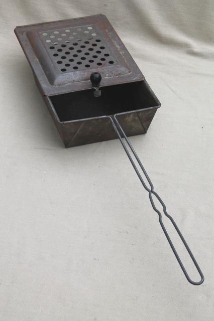 photo of old metal basket popcorn popper w/ wire handle, vintage campfire / fireplace corn popper  #4