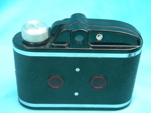 photo of old mid century vintage Beacon II camera w/leather case and 1948 patent #5