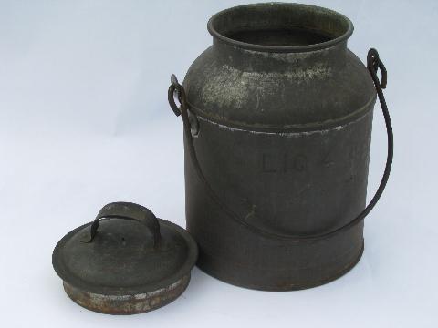 photo of old one gallon size milk or cream can w/ loop handle, vintage dairy farm primitive #3