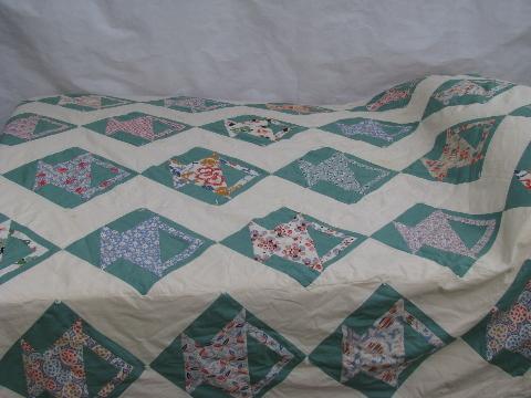 photo of old patchwork flour sack quilt w/ flower basket pattern blocks, vintage 1930s-40s #1