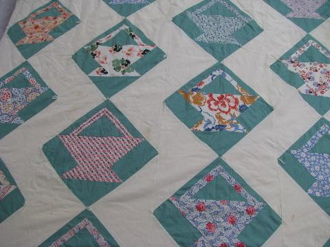 photo of old patchwork flour sack quilt w/ flower basket pattern blocks, vintage 1930s-40s #2