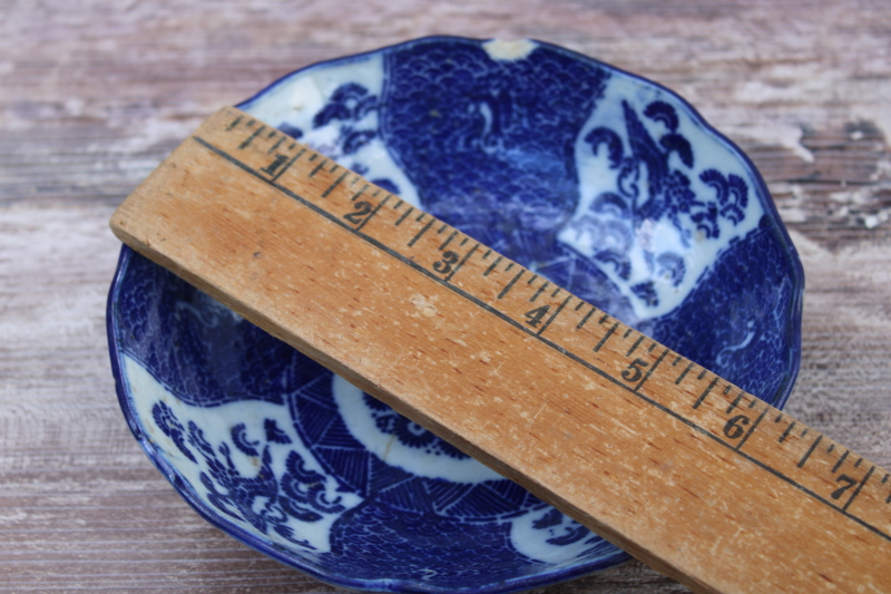 photo of old repaired Japanese or Chinese porcelain bowl Imari pattern ko sometsuke vintage blue and white china #3