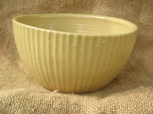 photo of old ribbed yellow ware pottery bowl or cachepot, vintage Z mark #1