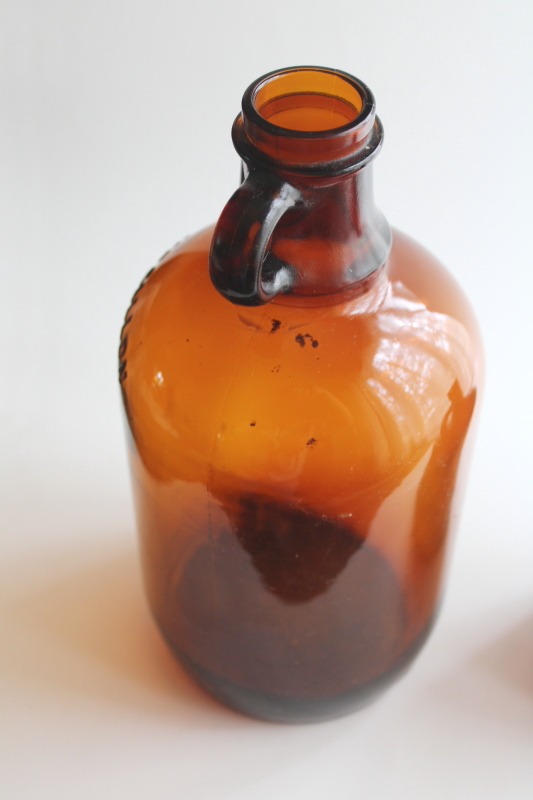 photo of old root beer brown glass jugs, vintage amber bottles half gallon & quart size  #4