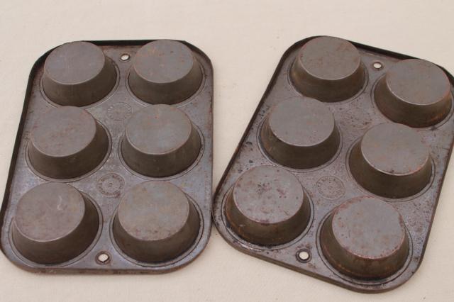 photo of old rusty steel muffin tins, primitive rustic country vintage kitchen baking pans #10