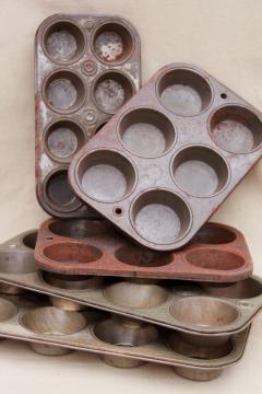 catalog photo of old rusty steel muffin tins, primitive rustic country vintage kitchen baking pans