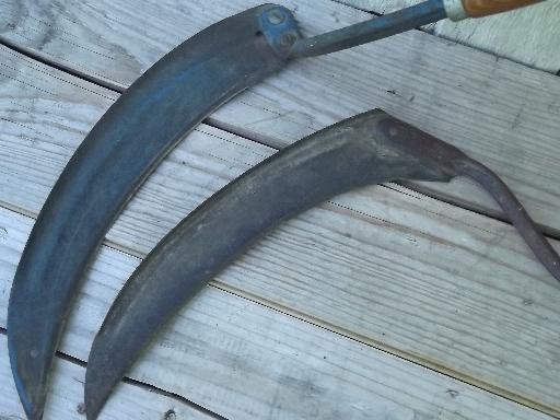 photo of old sickle blade corn knives, vintage farm hand tool hay knife lot  #8