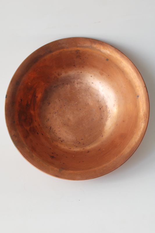 photo of old solid copper bowl w/ tarnished patina, vintage farmhouse kitchen decor #3