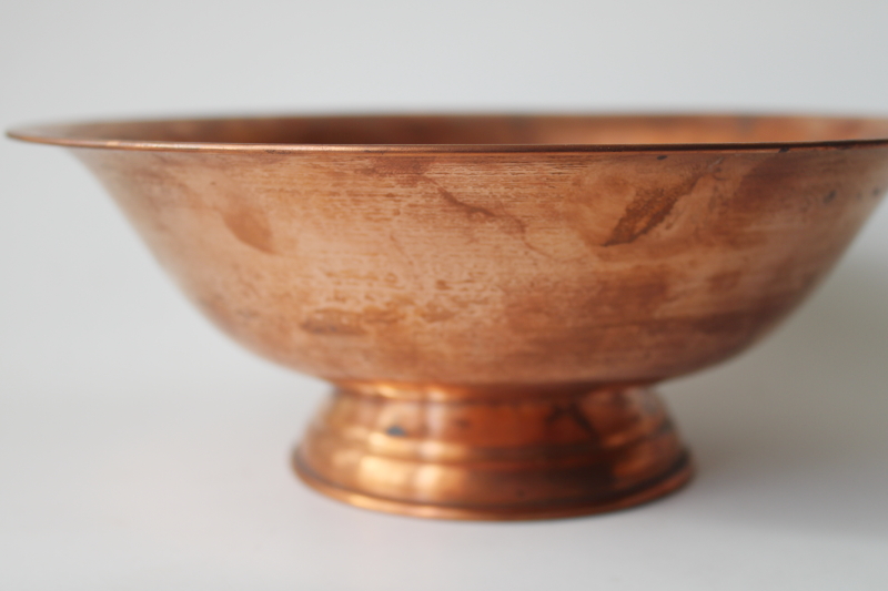 photo of old solid copper bowl w/ tarnished patina, vintage farmhouse kitchen decor #4