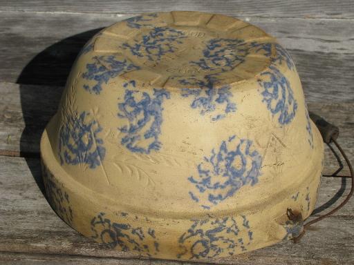 photo of old spongeware bowl, salt glazed stoneware crock w/ wire bail and wood handle #3