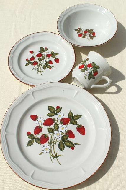 photo of old strawberry pattern, 70s 80s vintage Gibson stoneware dishes set for 6 #6