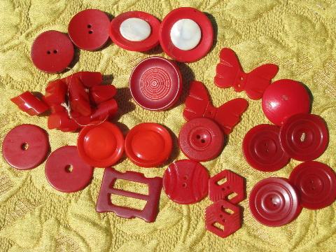 photo of old toffee tin full of vintage bakelite and plastic buttons and buckles #2