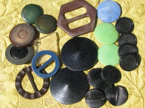 photo of old toffee tin full of vintage bakelite and plastic buttons and buckles #5