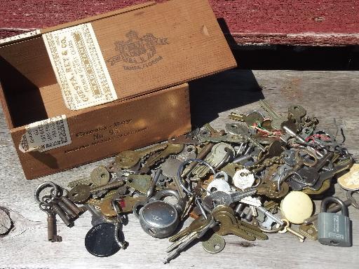 photo of old vintage antique key lot, 100+ skeleton keys, car keys etc. padlocks #1