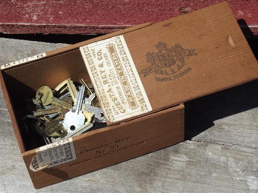 photo of old vintage antique key lot, 100+ skeleton keys, car keys etc. padlocks #2