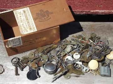 catalog photo of old vintage antique key lot, 100+ skeleton keys, car keys etc. padlocks