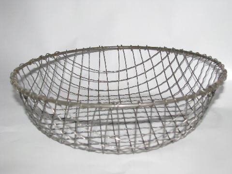 photo of old wire fry baskets - one bowl, one w/ handle - vintage kitchenware #3