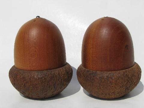 photo of old wood acorns S&P shakers, signed hand-crafted walnut salt & pepper #1