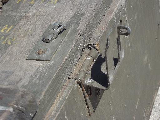 photo of old wood ammo box w/ rope handle, lettered for ammunition for mortars #10