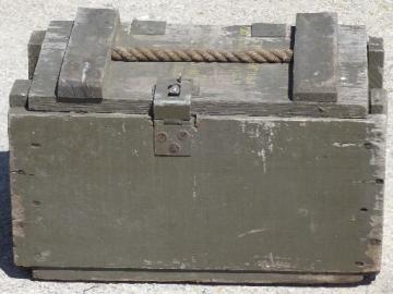 catalog photo of old wood ammo box w/ rope handle, lettered for ammunition for mortars