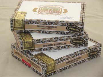 catalog photo of old wood cigar box lot, wooden cigar boxes w/ vintage paper labels 