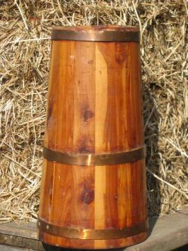 catalog photo of old wood stave butter churn, bucket only, country primitive display