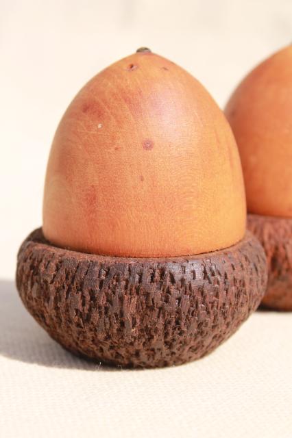 photo of old wooden acorns S&P shakers,  hand-crafted walnut wood acorn salt and pepper #2