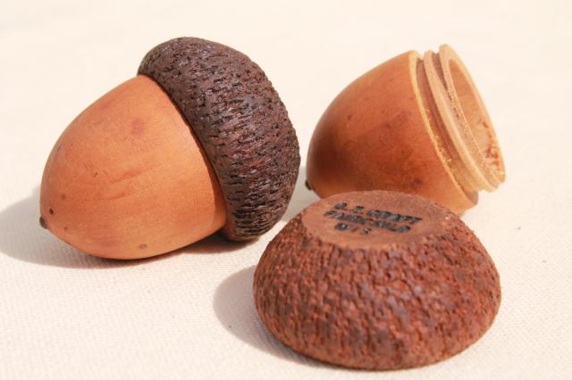 photo of old wooden acorns S&P shakers,  hand-crafted walnut wood acorn salt and pepper #6