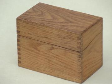 catalog photo of old wooden recipe box, vintage dovetailed wood index card file box