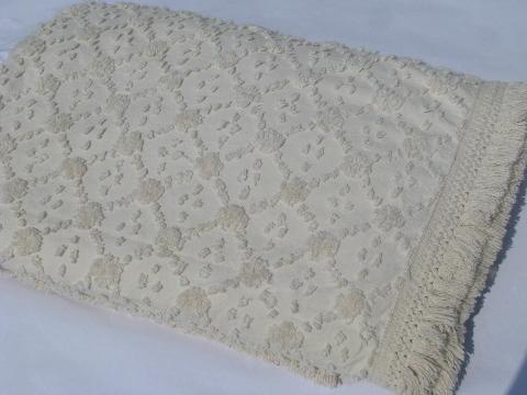 photo of old-fashioned colonial pattern cream chenille cotton muslin bedspread #3