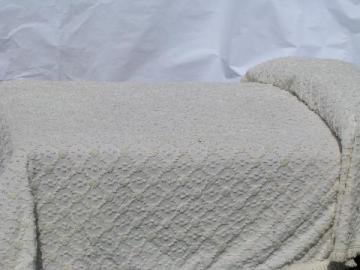 catalog photo of old-fashioned colonial pattern cream chenille cotton muslin bedspread