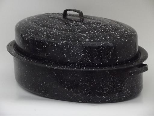 photo of old-fashioned graniteware turkey roaster, large chicken roasting pan #1