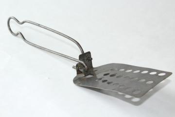 catalog photo of old-fashioned vintage Popiel all metal pancake turner / flipper spatula 