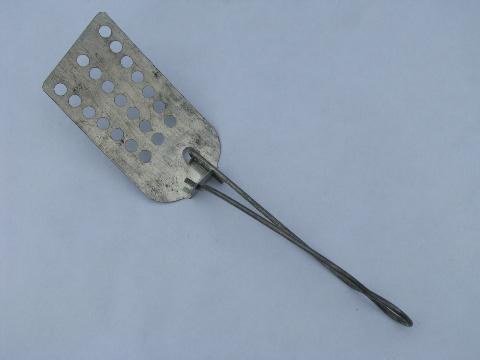 photo of old-fashioned vintage all metal pancake turner / flipper spatula #1