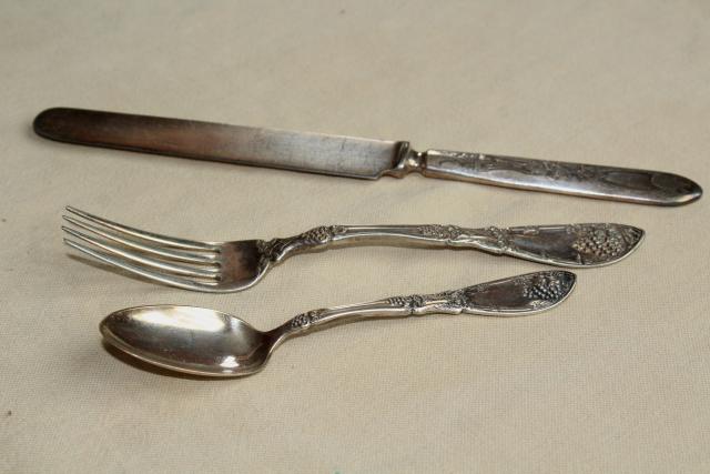 photo of ornate antique silver plate flatware, 1910 vintage La Concorde grapes pattern silverware #2