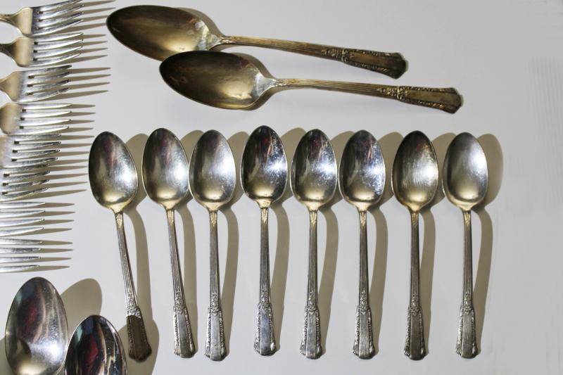 photo of overlaid silver plate flatware complete set for 8, 1940 vintage Wm Rogers Treasure pattern #4