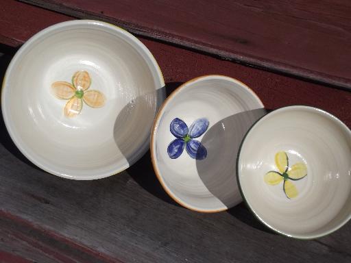 photo of painted flowers nesting mixing bowls, vintage French or Portugal pottery #3