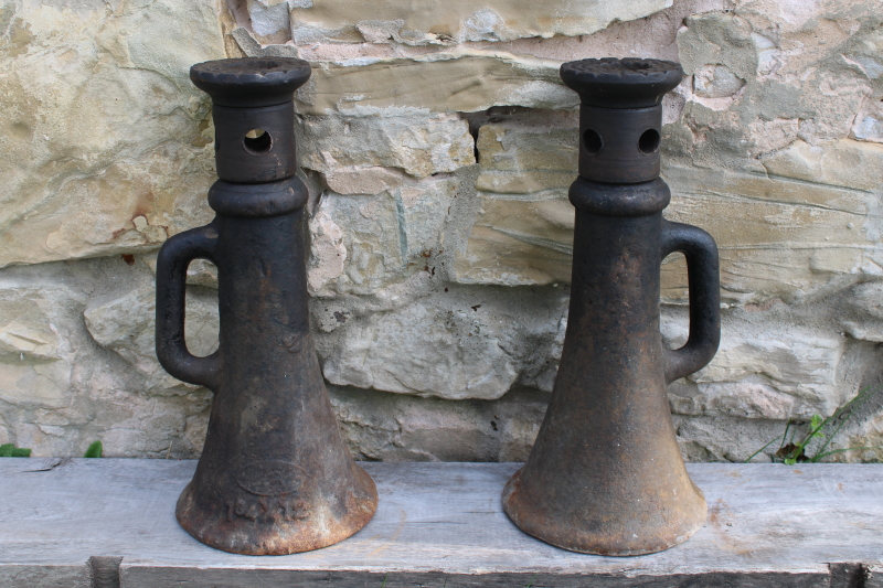 photo of pair of big cast iron house jacks heavy industrial screw jack #1