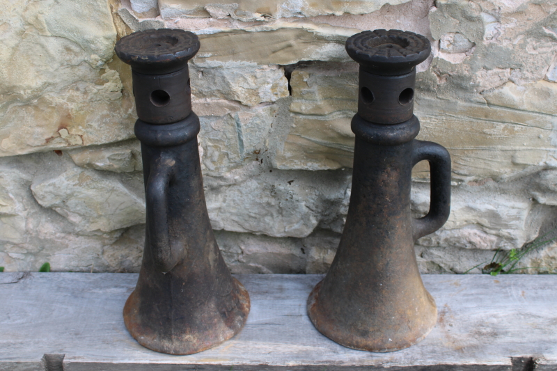 photo of pair of big cast iron house jacks heavy industrial screw jack #3