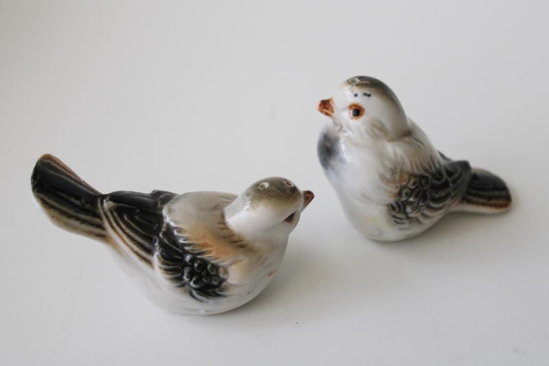 photo of pair of bone china birds, brown sparrows S&P shakers set 80s vintage Taiwan label #3