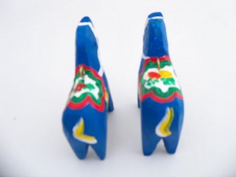 photo of pair of hand painted, Swedish Dala style, folk art wood horses, handmade in Wisconsin #4