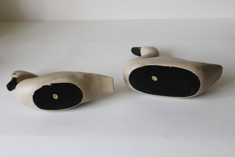 photo of pair of small swans, primitive folk art style decorative swan decoys, composition carved wood #3