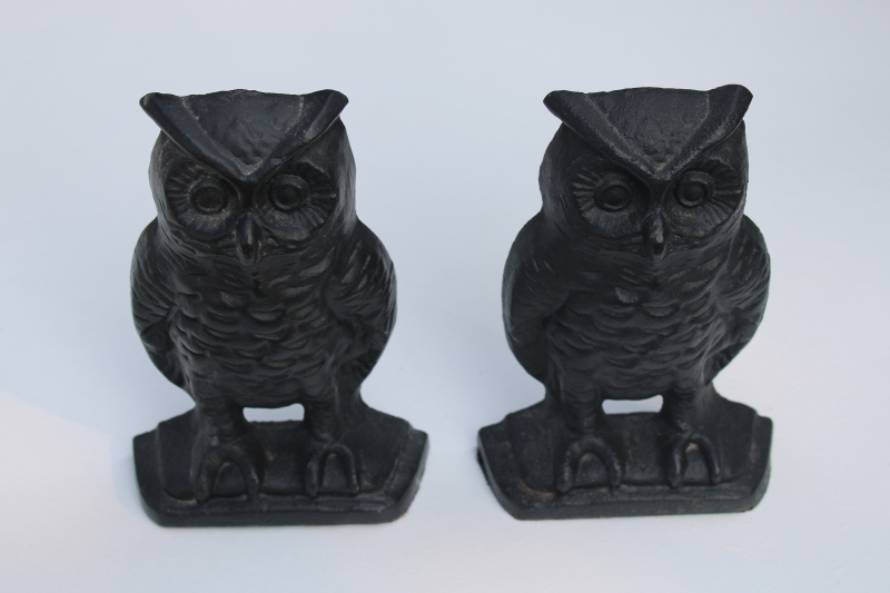 photo of pair vintage cast iron owls, Emig owl bookends set, retro gothic fairy tale decor #1