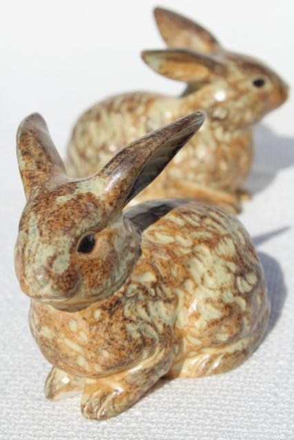 photo of pair vintage ceramic rabbit figurines, brown bunnies marked Japan, OMC Otagiri #1