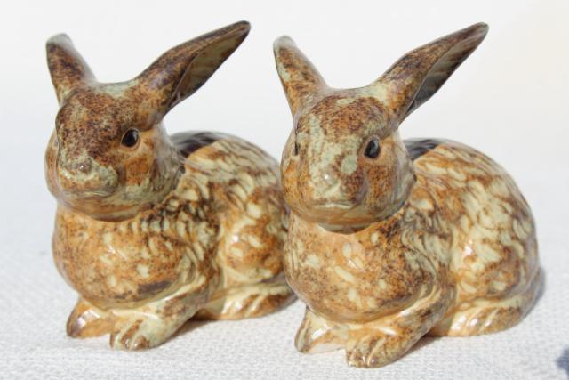 photo of pair vintage ceramic rabbit figurines, brown bunnies marked Japan, OMC Otagiri #4