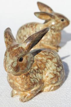 catalog photo of pair vintage ceramic rabbit figurines, brown bunnies marked Japan, OMC Otagiri