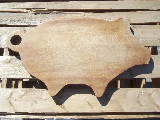 photo of pig shape vintage wood kitchen cutting board, bread or cheese board #1